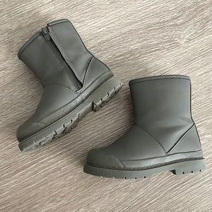 Zara Matte Green Rainboots toddler EU 23
